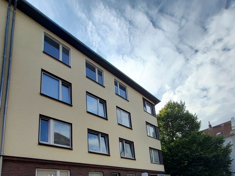 Helle, großzügige 4/5-Zimmer-Wohnung in der List